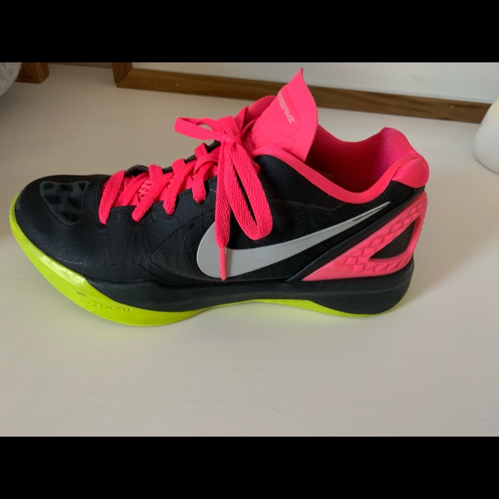 Nike Women's Black and Neon Pink Athletic Shoes